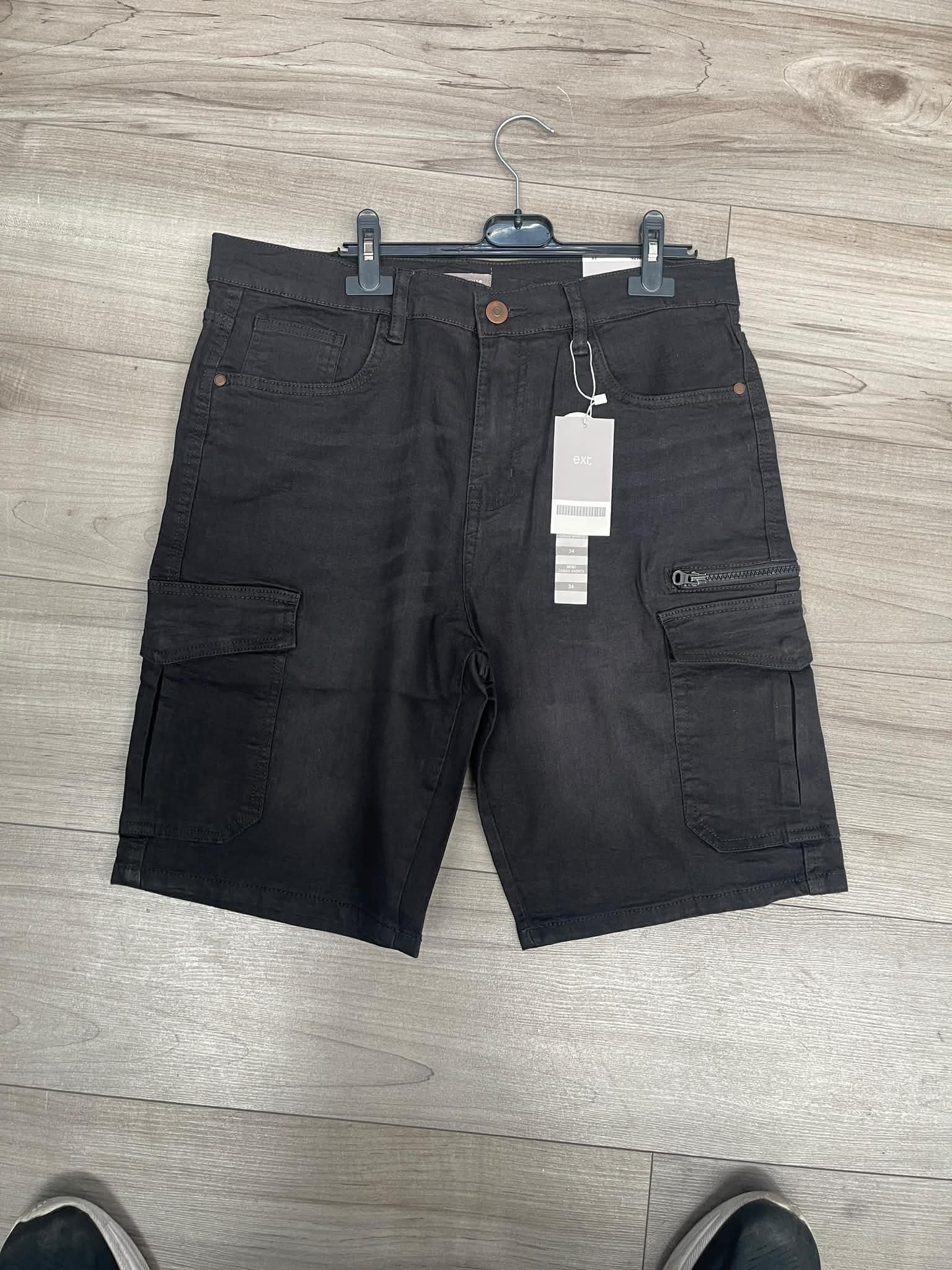 Men’s Black Cargo Denim Shorts in Berlin